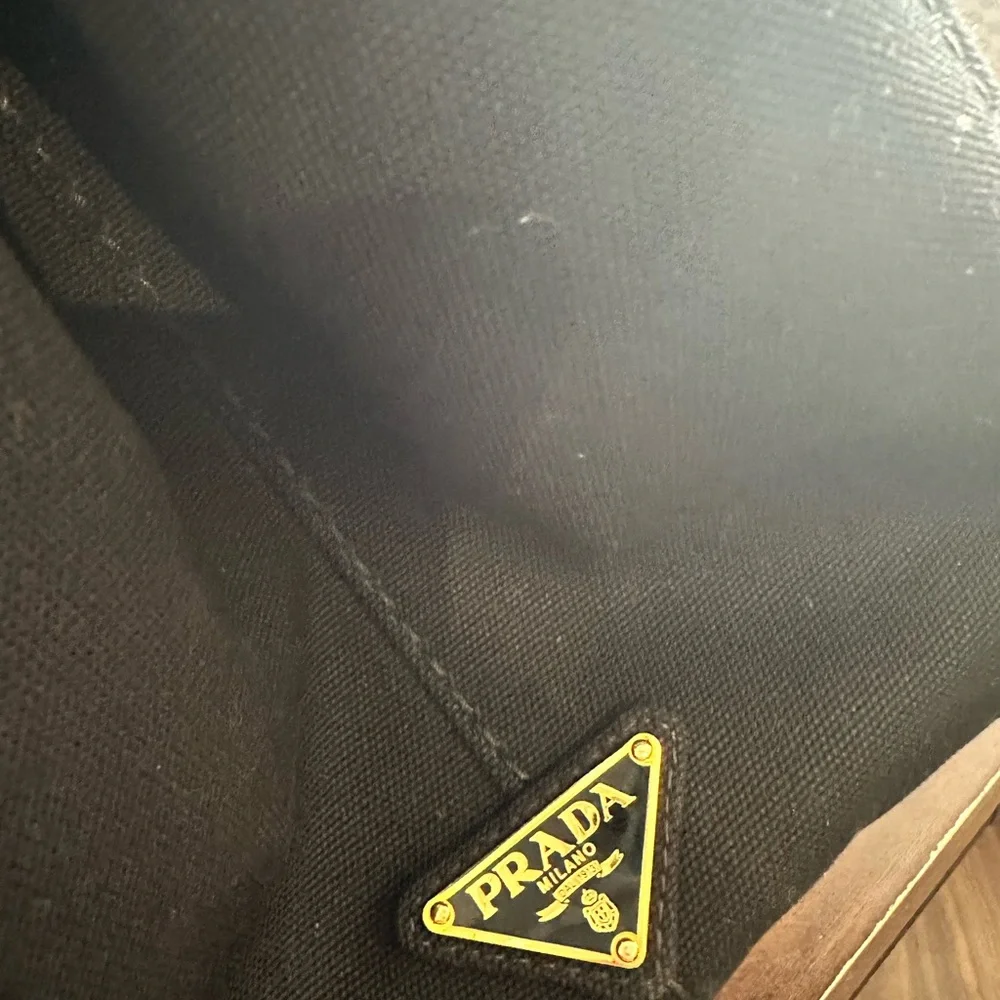 Prada Bag with Entrupy Certification - Picture 2 of 11